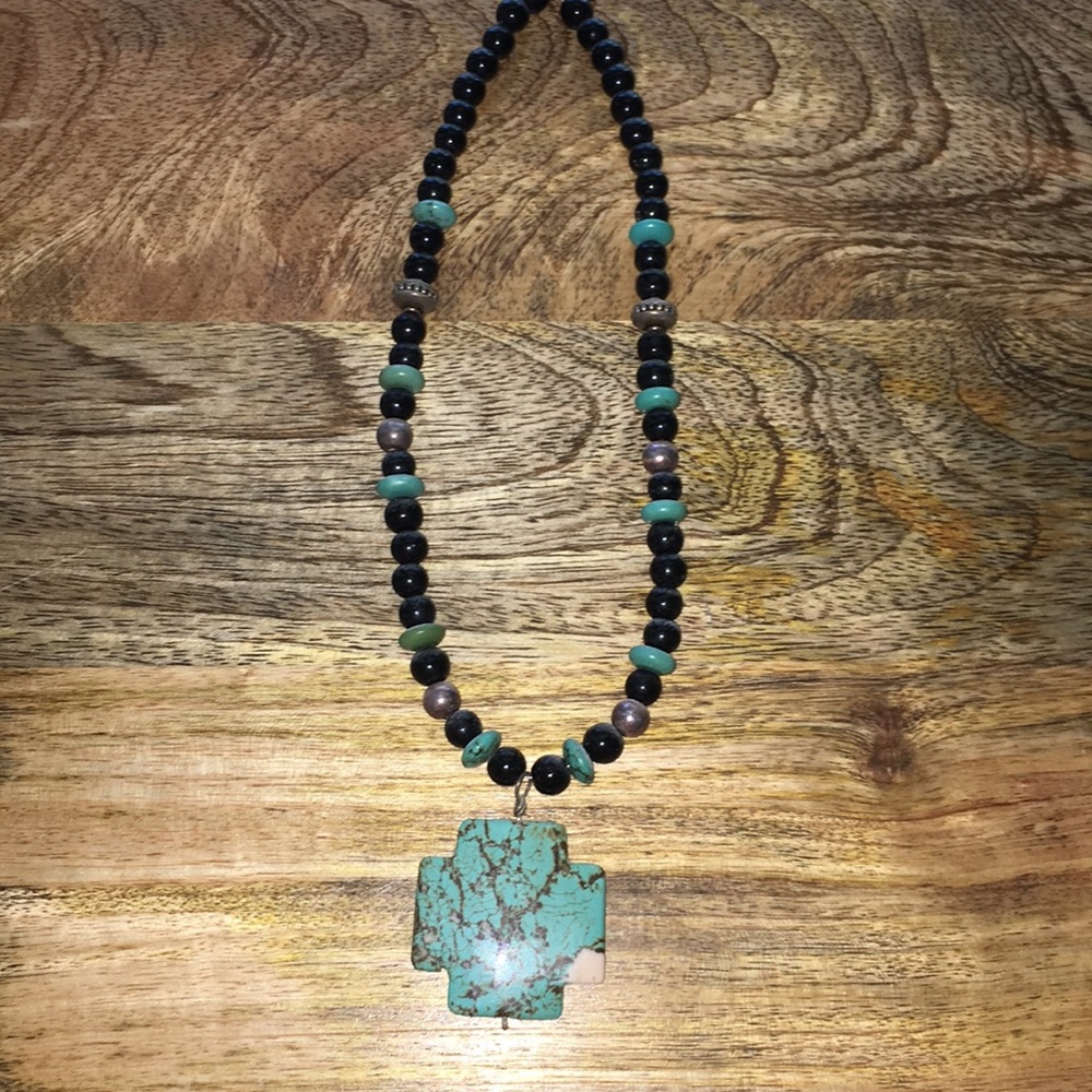 Elegant beaded necklace !!
